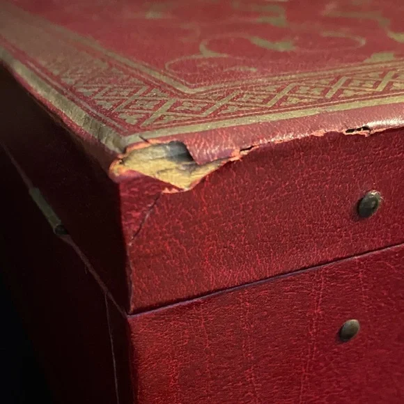 Elegant Red Jewelry Box. Vintage 1960’s - Picture 10 of 16